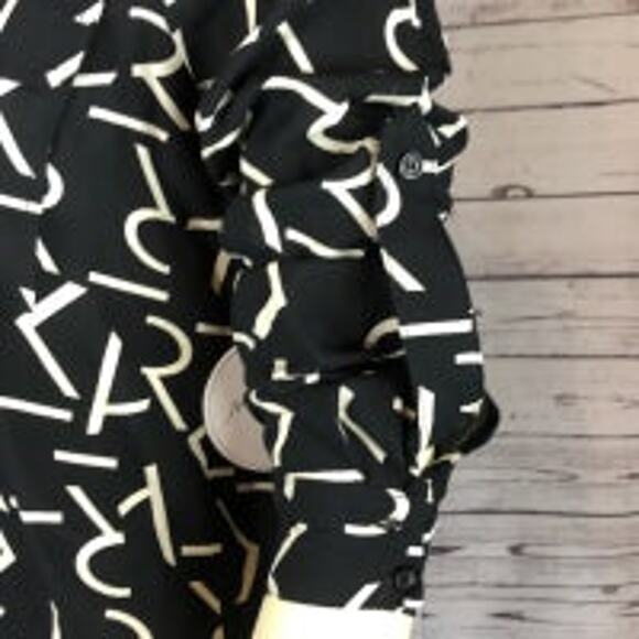 NWT Milk & Honey black & cream Abstract blouse size small - Picture 8 of 11